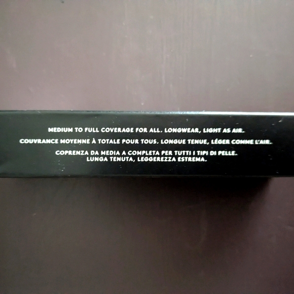 NWT Fenty Beauty Long Lasting Light As Air Liquid Foundation. - Picture 2 of 5
